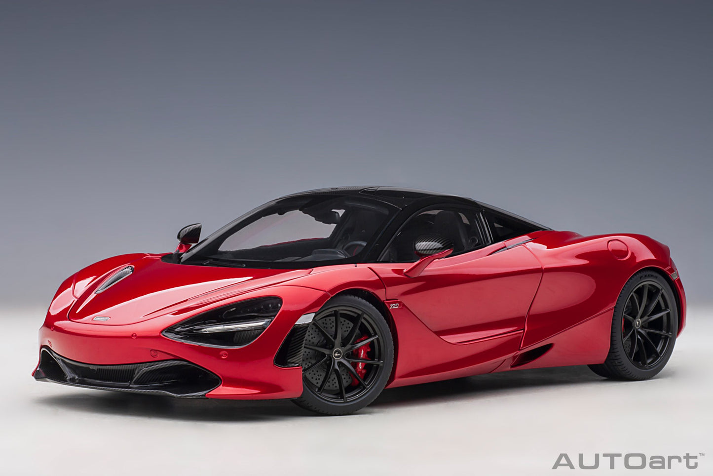 Macheta auto McLaren 720S (2017) 1:18 AutoArt