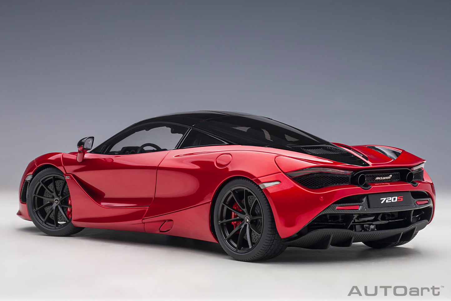 Macheta auto McLaren 720S (2017) 1:18 AutoArt