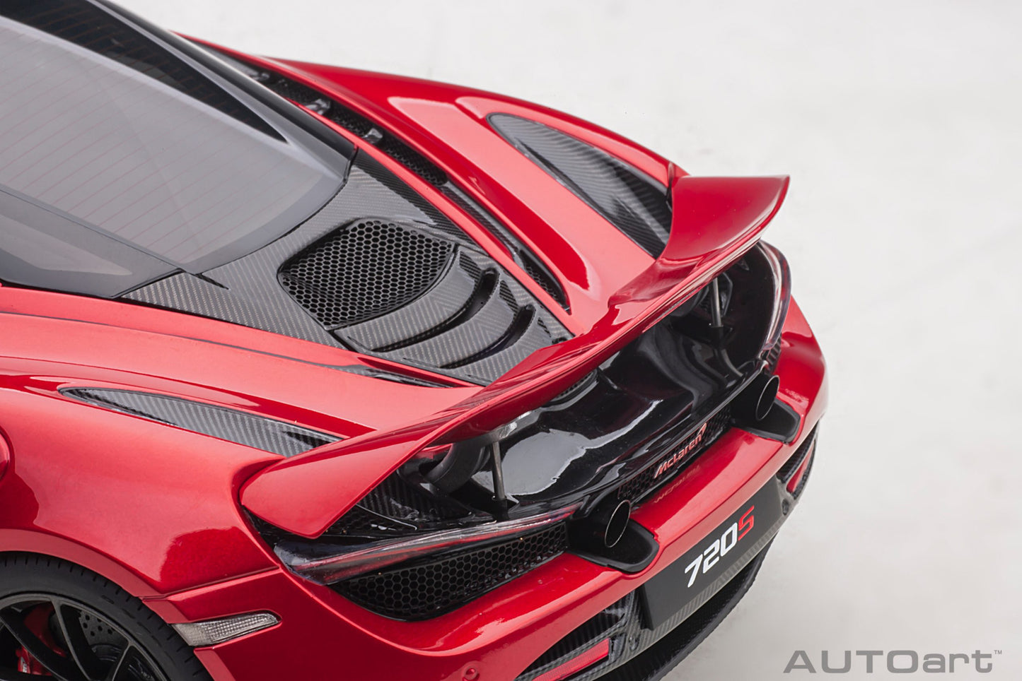 Macheta auto McLaren 720S (2017) 1:18 AutoArt