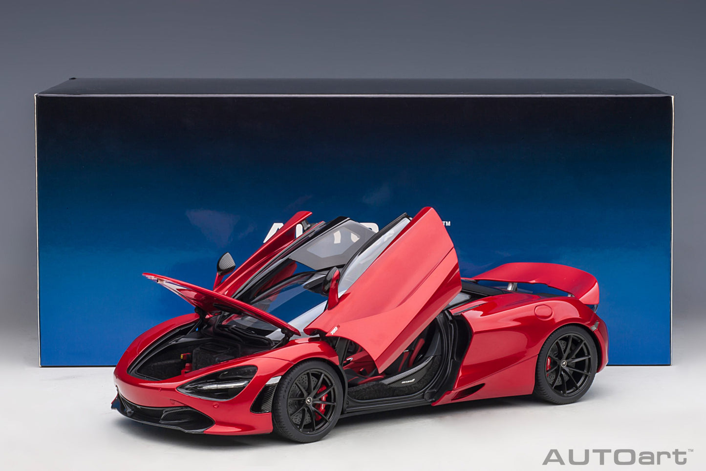 Macheta auto McLaren 720S (2017) 1:18 AutoArt