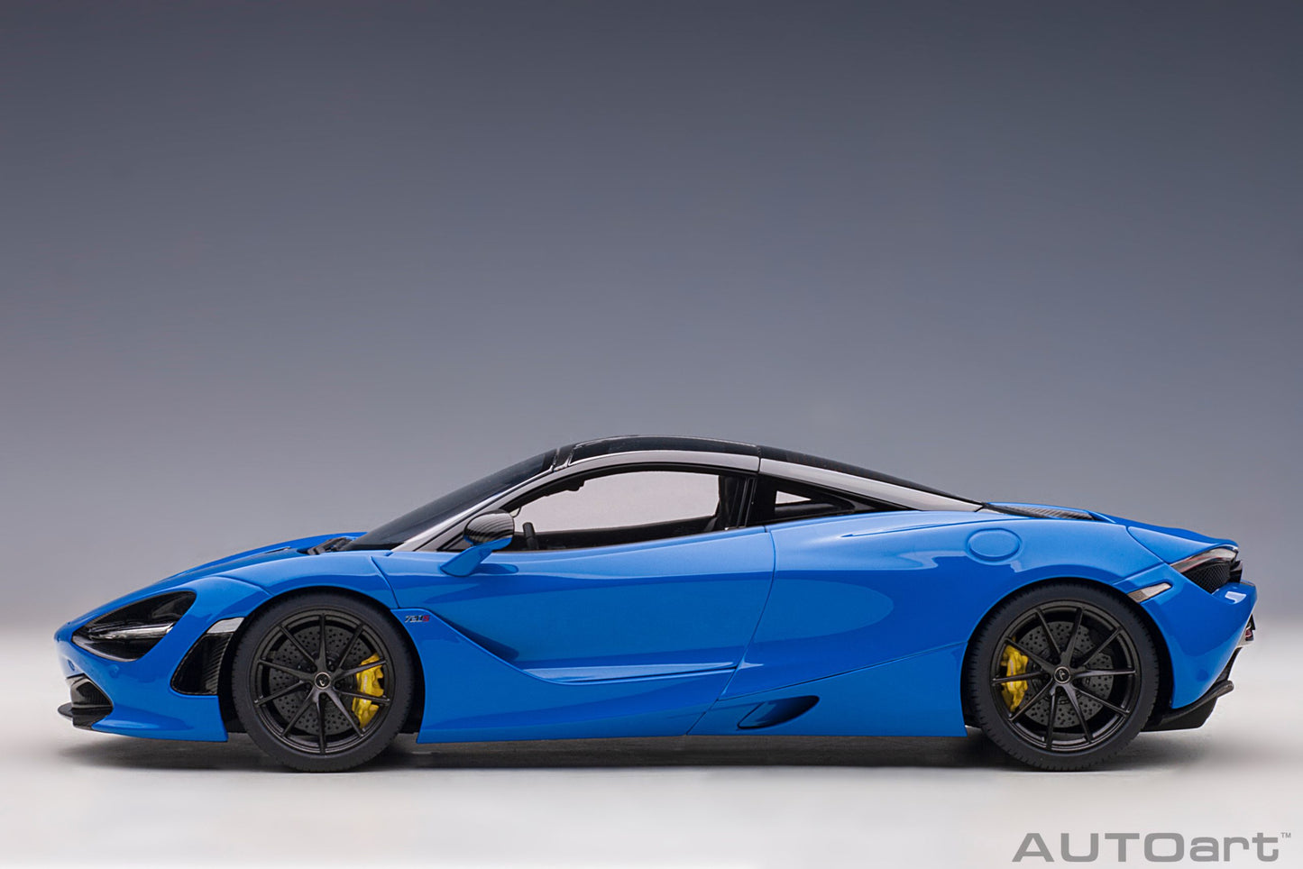 Macheta auto McLaren 720S (2017) 1:18 AutoArt