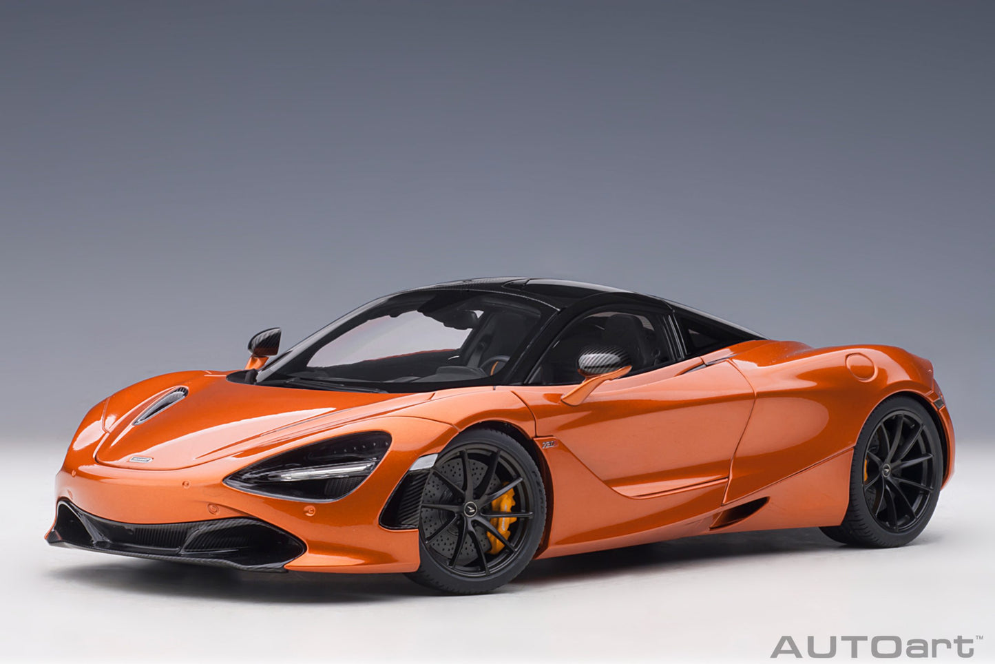 Macheta auto McLaren 720S (2017) 1:18 AutoArt