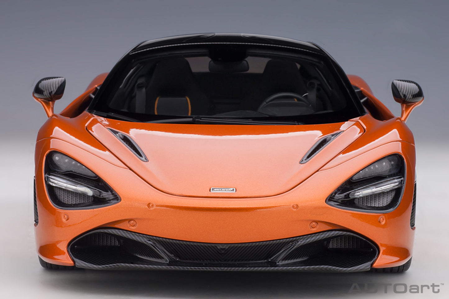 Macheta auto McLaren 720S (2017) 1:18 AutoArt