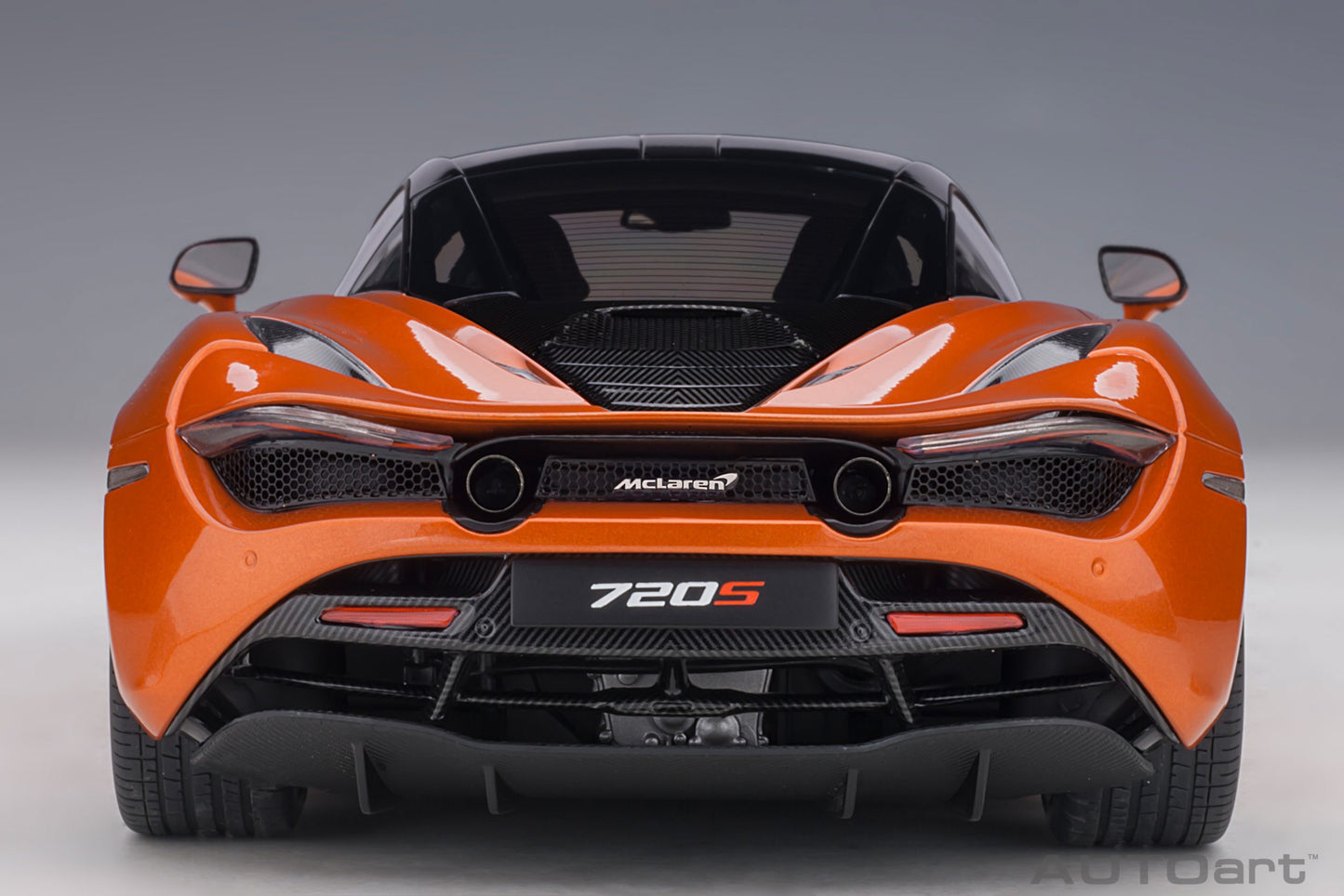 Macheta auto McLaren 720S (2017) 1:18 AutoArt