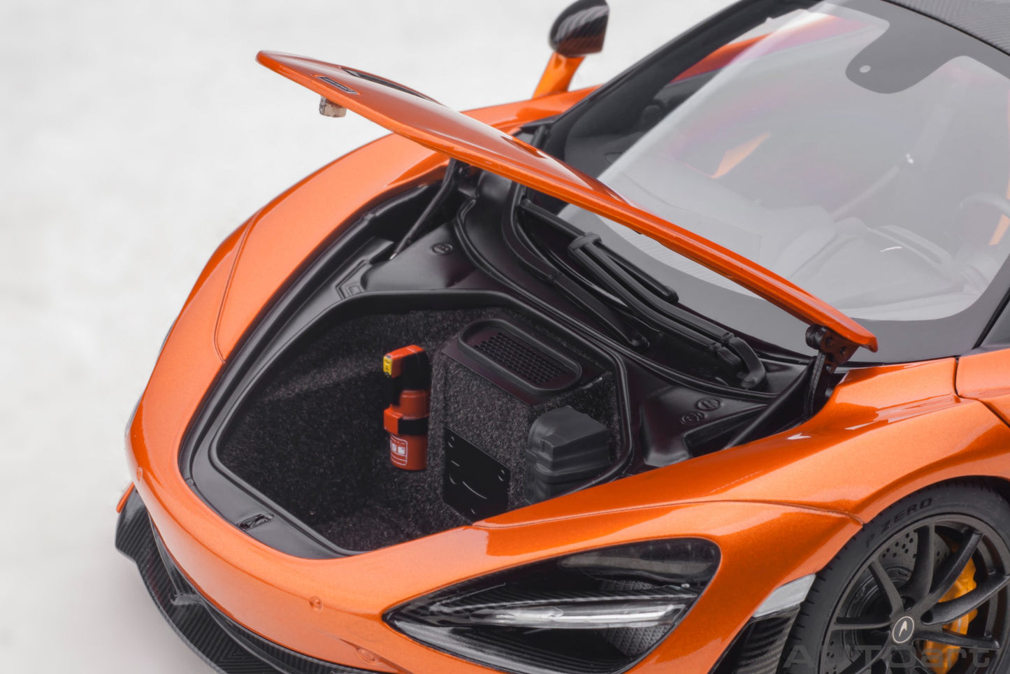 Macheta auto McLaren 720S (2017) 1:18 AutoArt