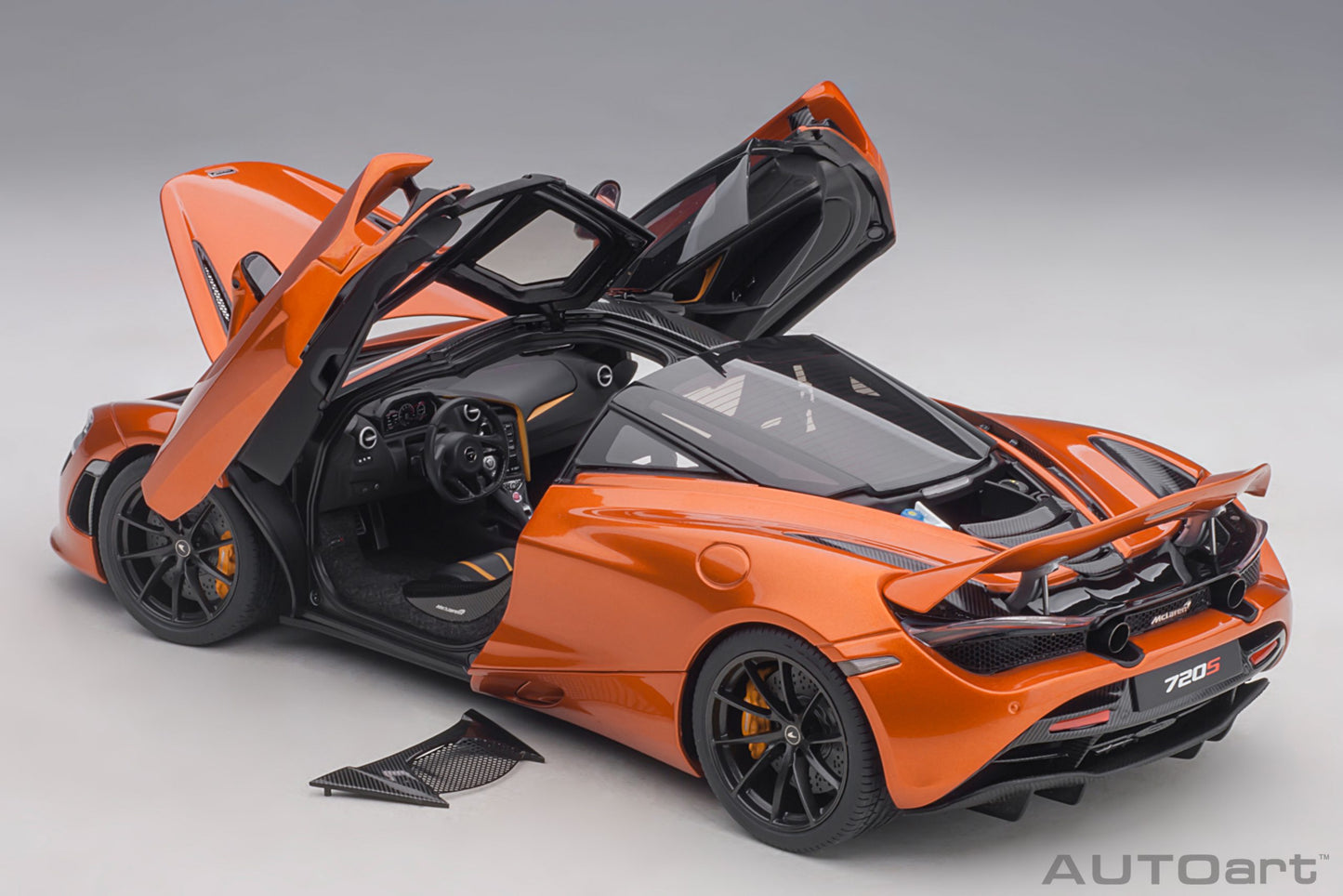 Macheta auto McLaren 720S (2017) 1:18 AutoArt