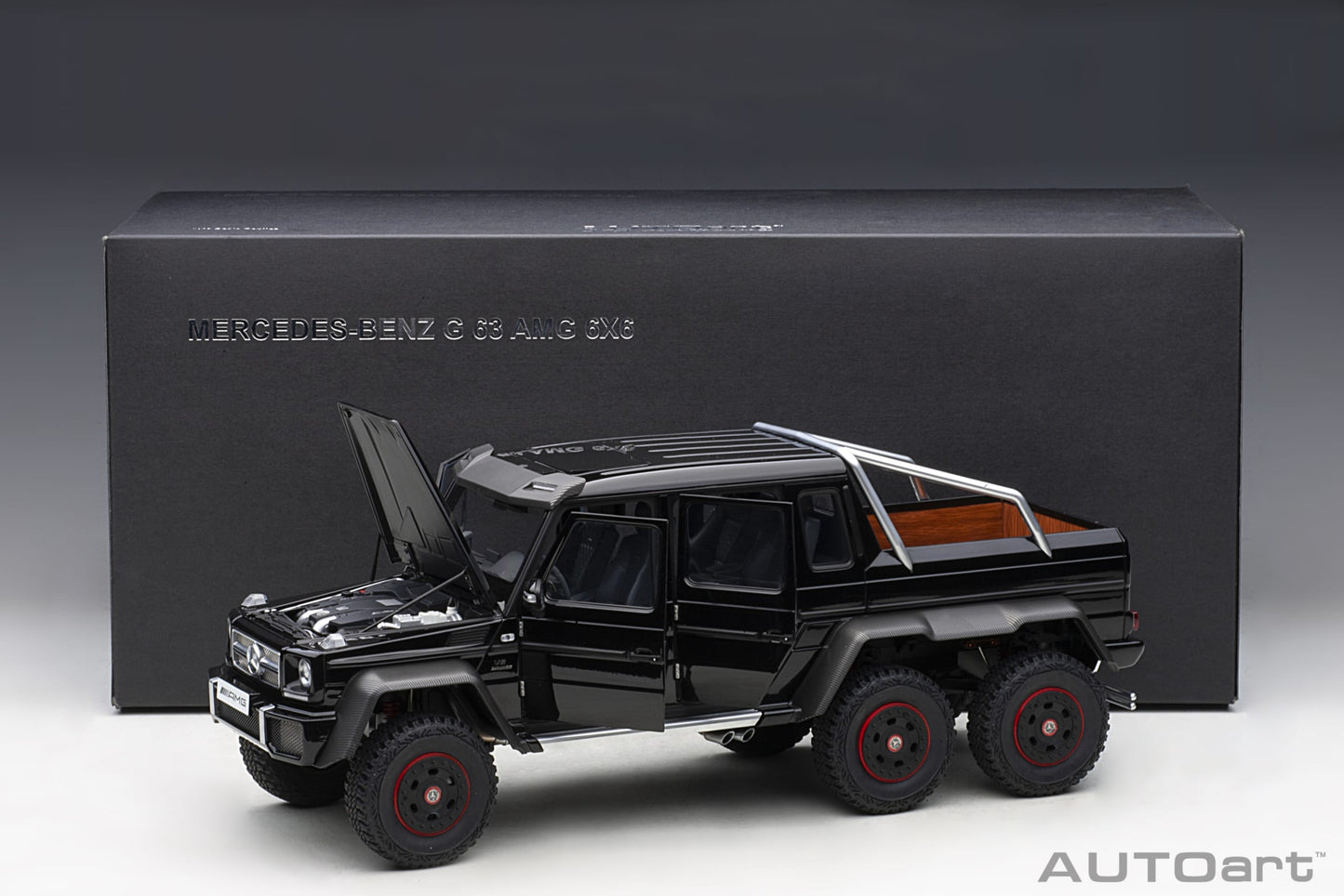 Macheta auto Mercedes-Benz G63 AMG 6×6 (2013) 1:18 AutoArt