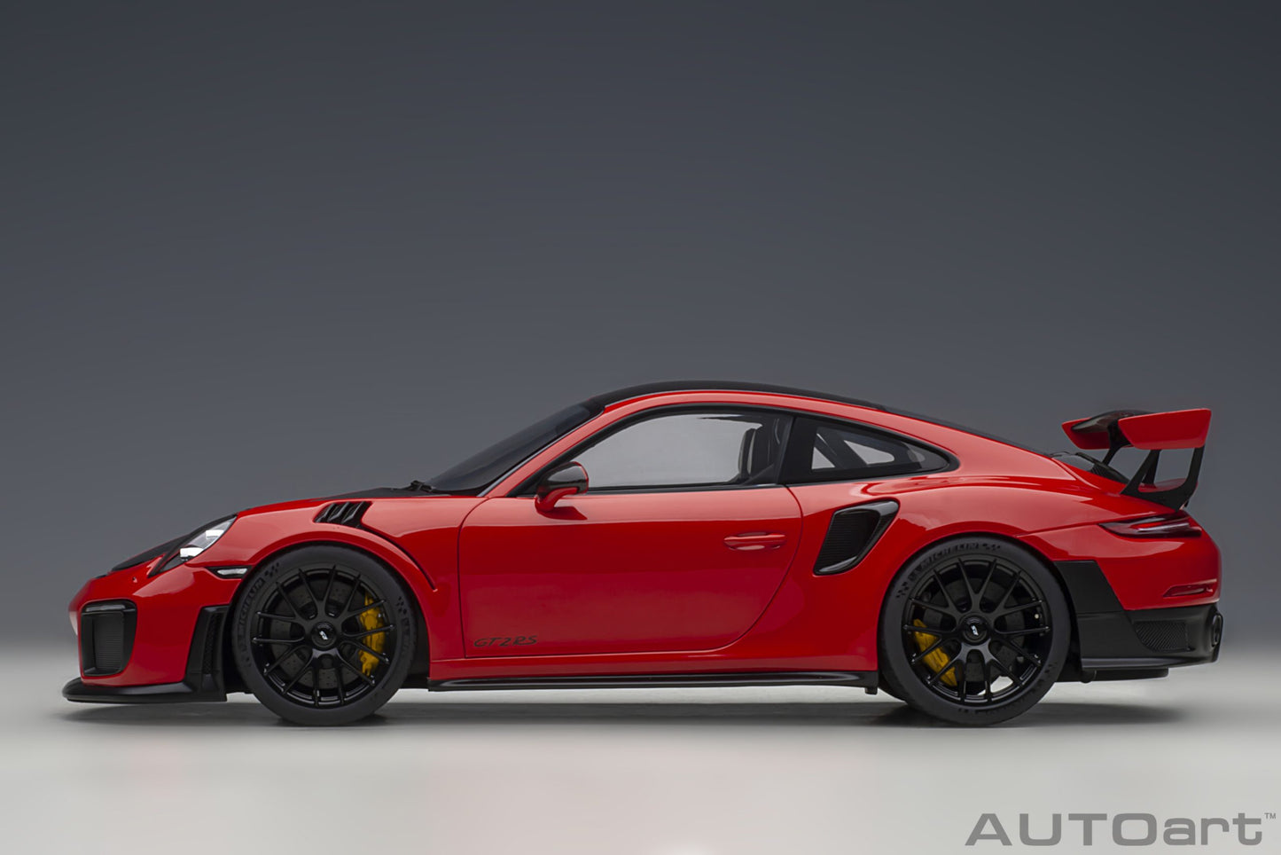 Macheta auto Porsche 911 (991.2) GT2RS Weissach Package (2017) 1:18 AutoArt