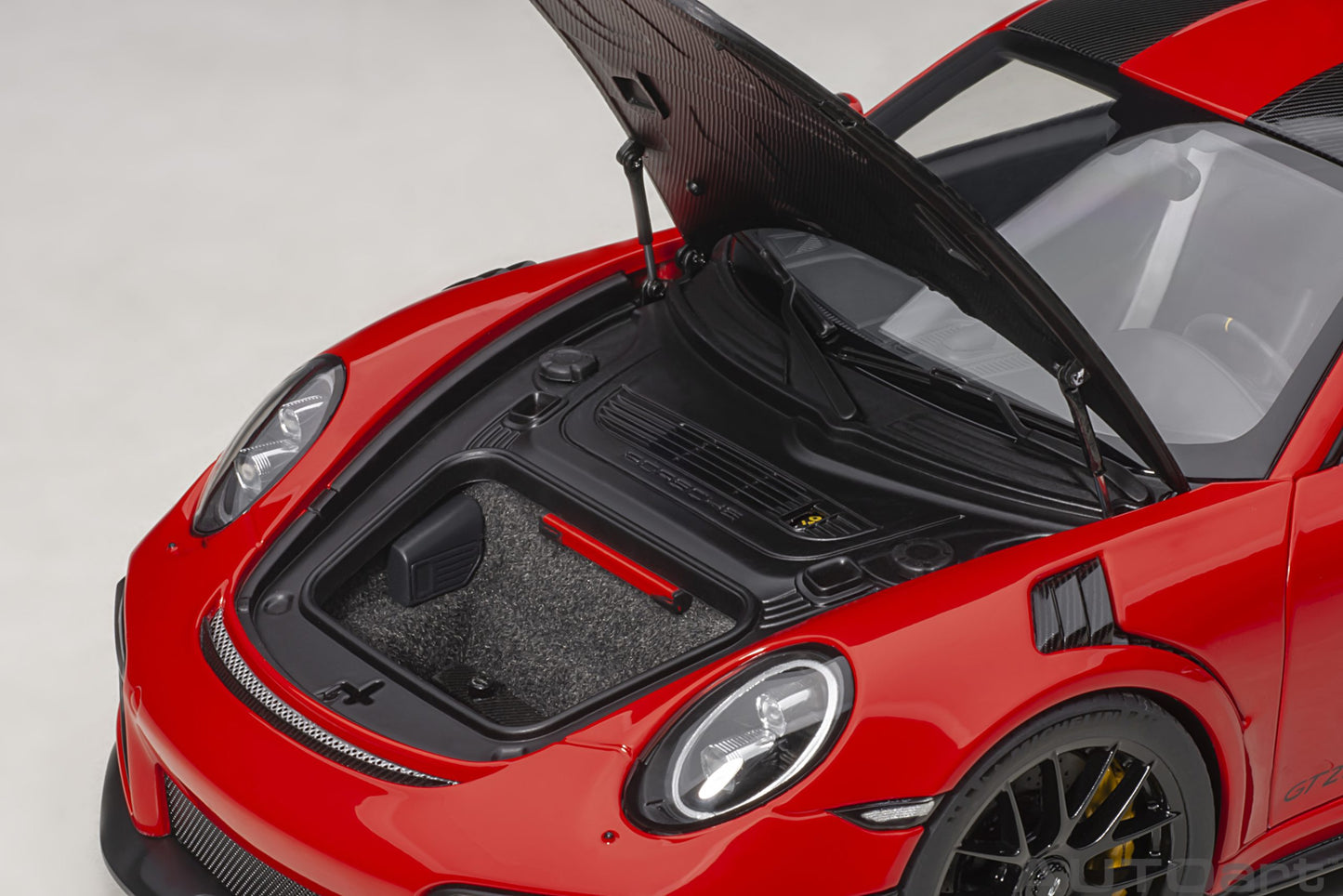 Macheta auto Porsche 911 (991.2) GT2RS Weissach Package (2017) 1:18 AutoArt