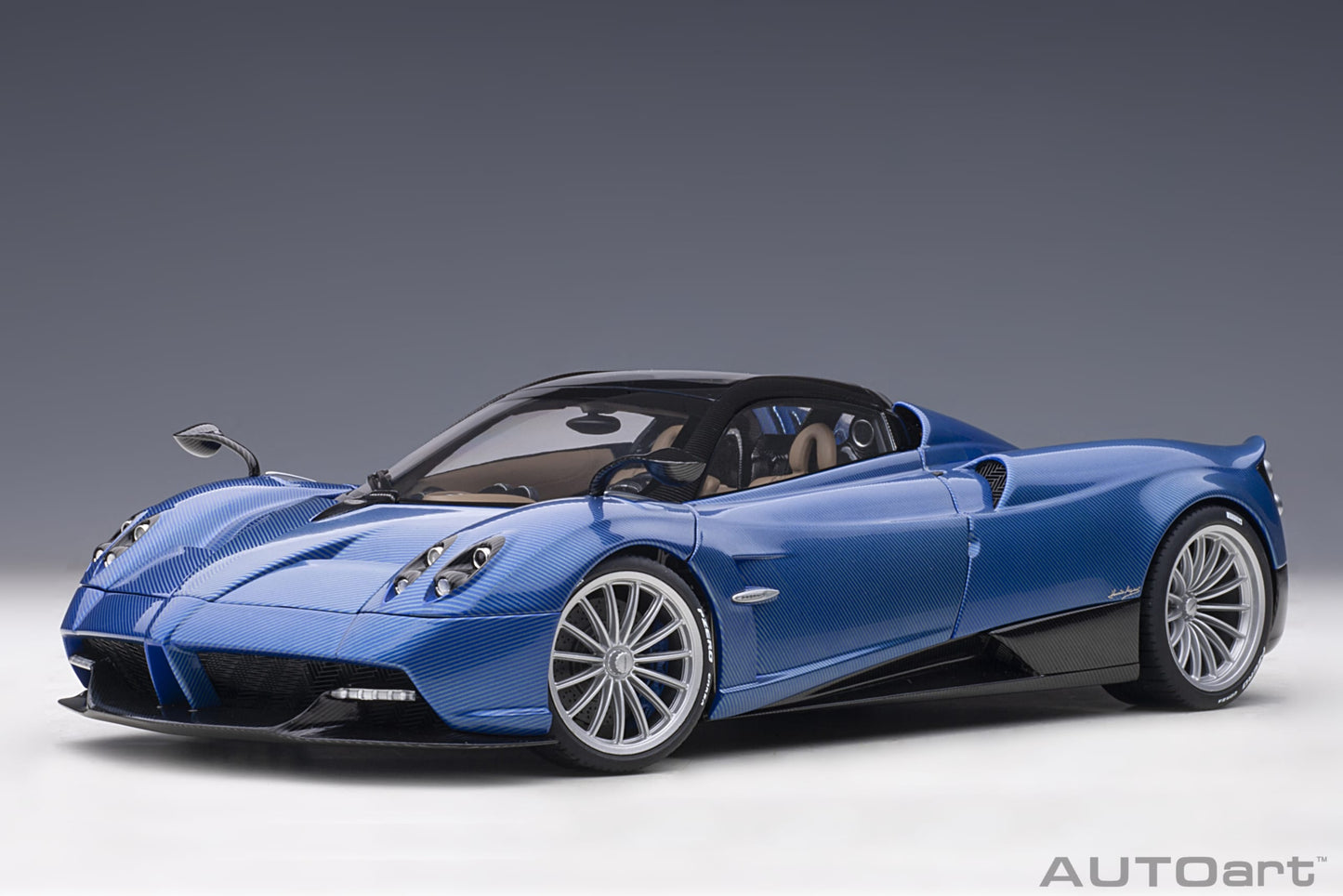 Macheta auto Pagani Huayra Roadster (2017) 1:18 AutoArt