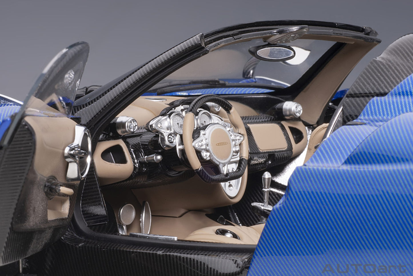 Macheta auto Pagani Huayra Roadster (2017) 1:18 AutoArt