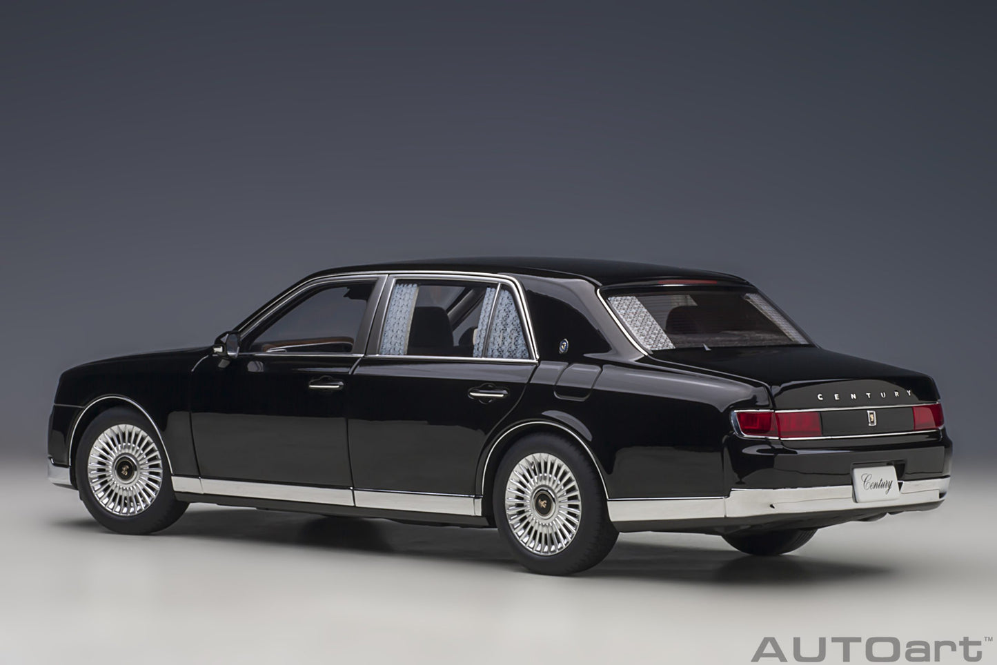 Macheta auto Toyota Century special edition with curtain (2019) 1:18 AutoArt