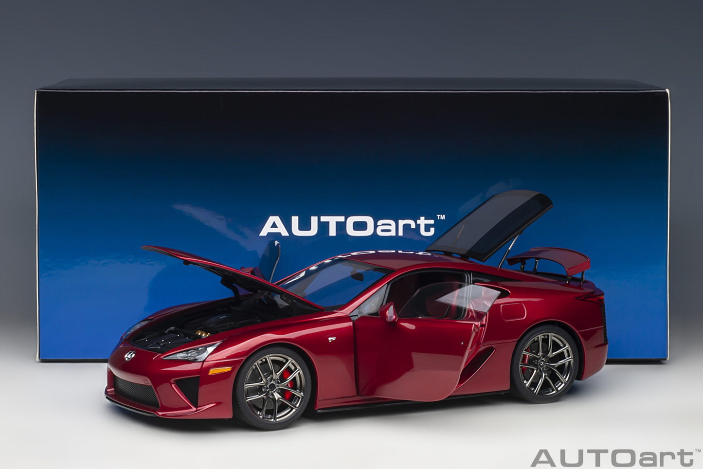 Macheta auto Lexus LFA (2010) 1:18 AutoArt