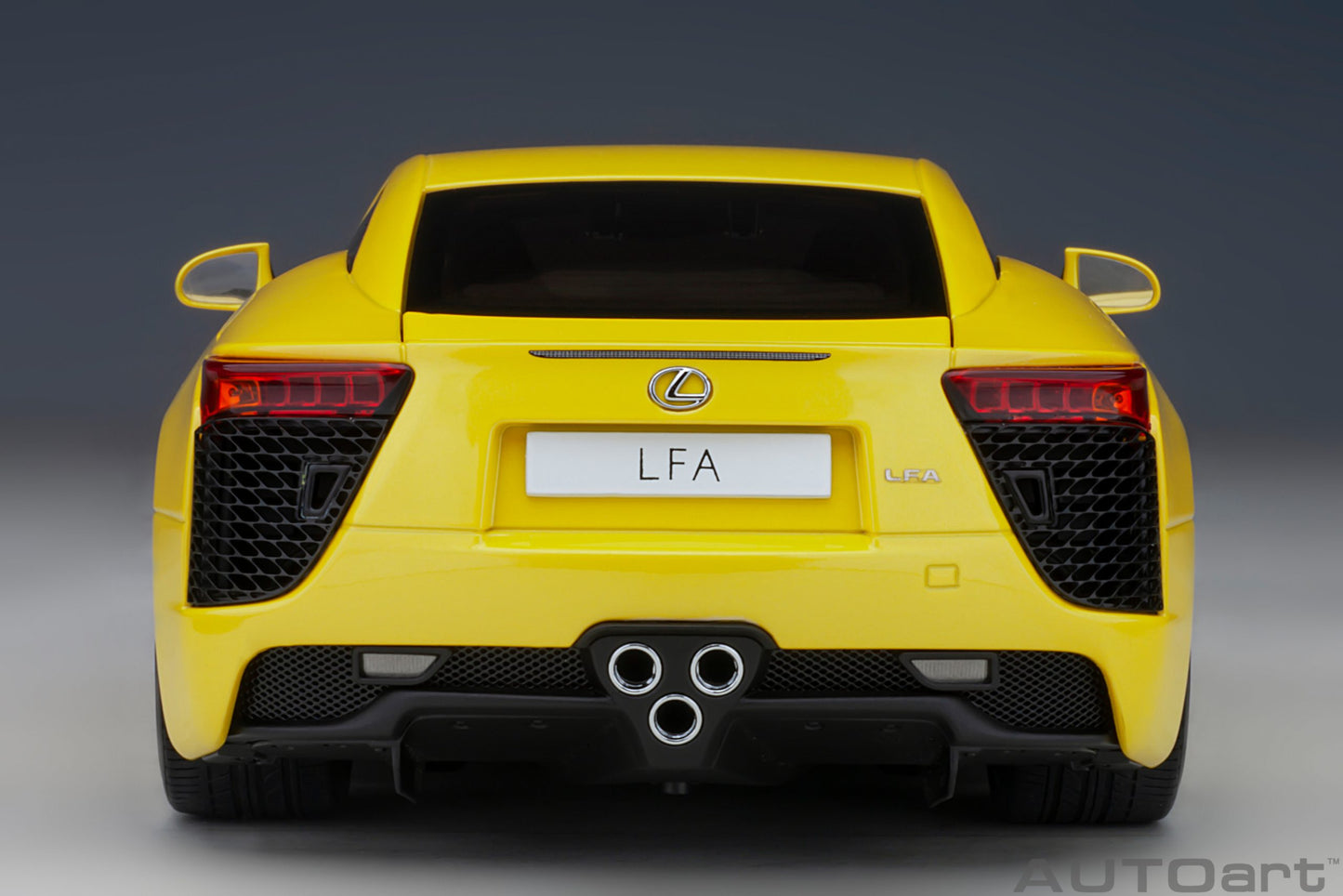 Macheta auto Lexus LFA (2010) 1:18 AutoArt