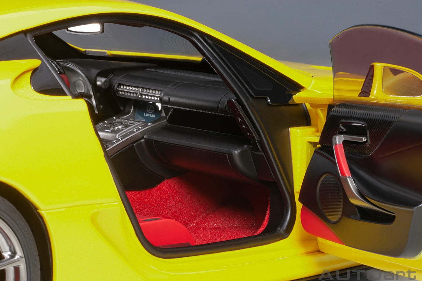 Macheta auto Lexus LFA (2010) 1:18 AutoArt