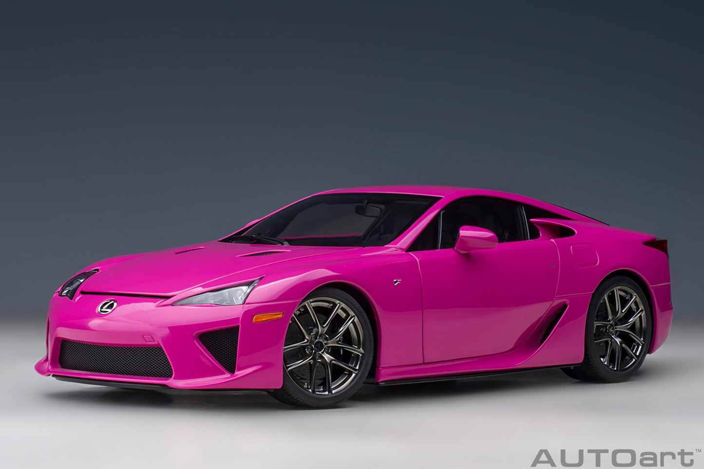 Macheta auto Lexus LFA (2010) 1:18 AutoArt