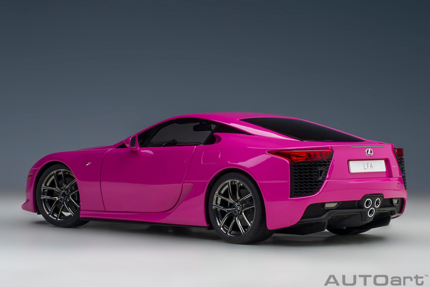 Macheta auto Lexus LFA (2010) 1:18 AutoArt