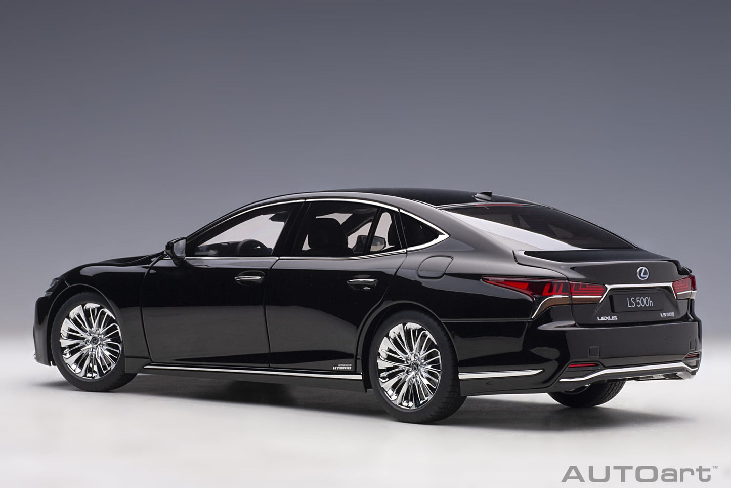 Macheta auto Lexus LS 500H (2018) 1:18 AutoArt