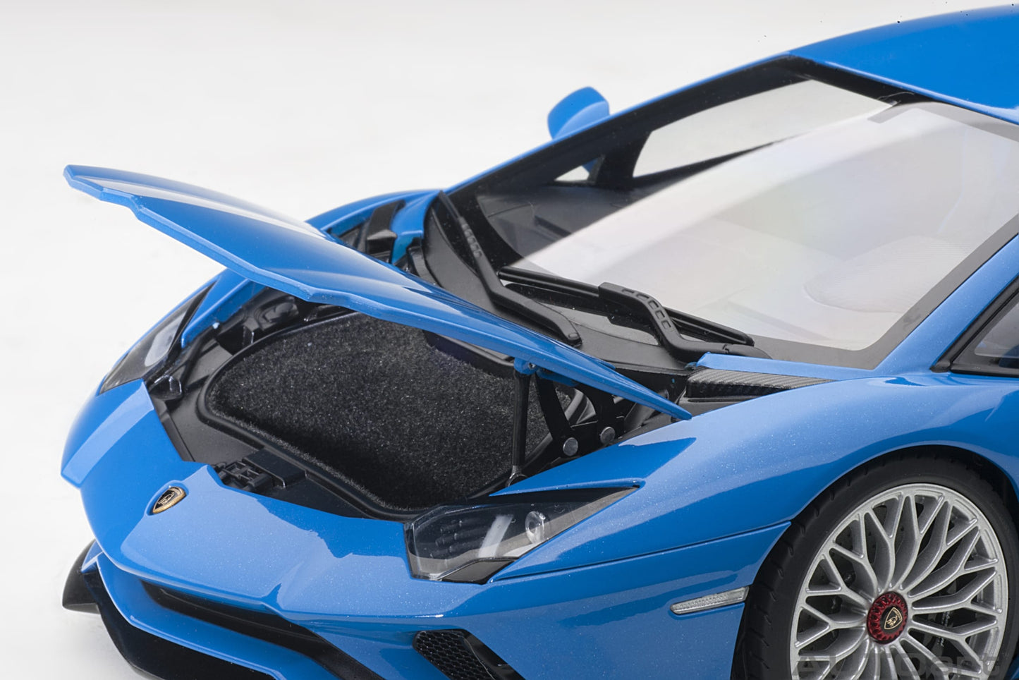 Macheta auto Lamborghini Aventador S (2017) 1:18 AutoArt