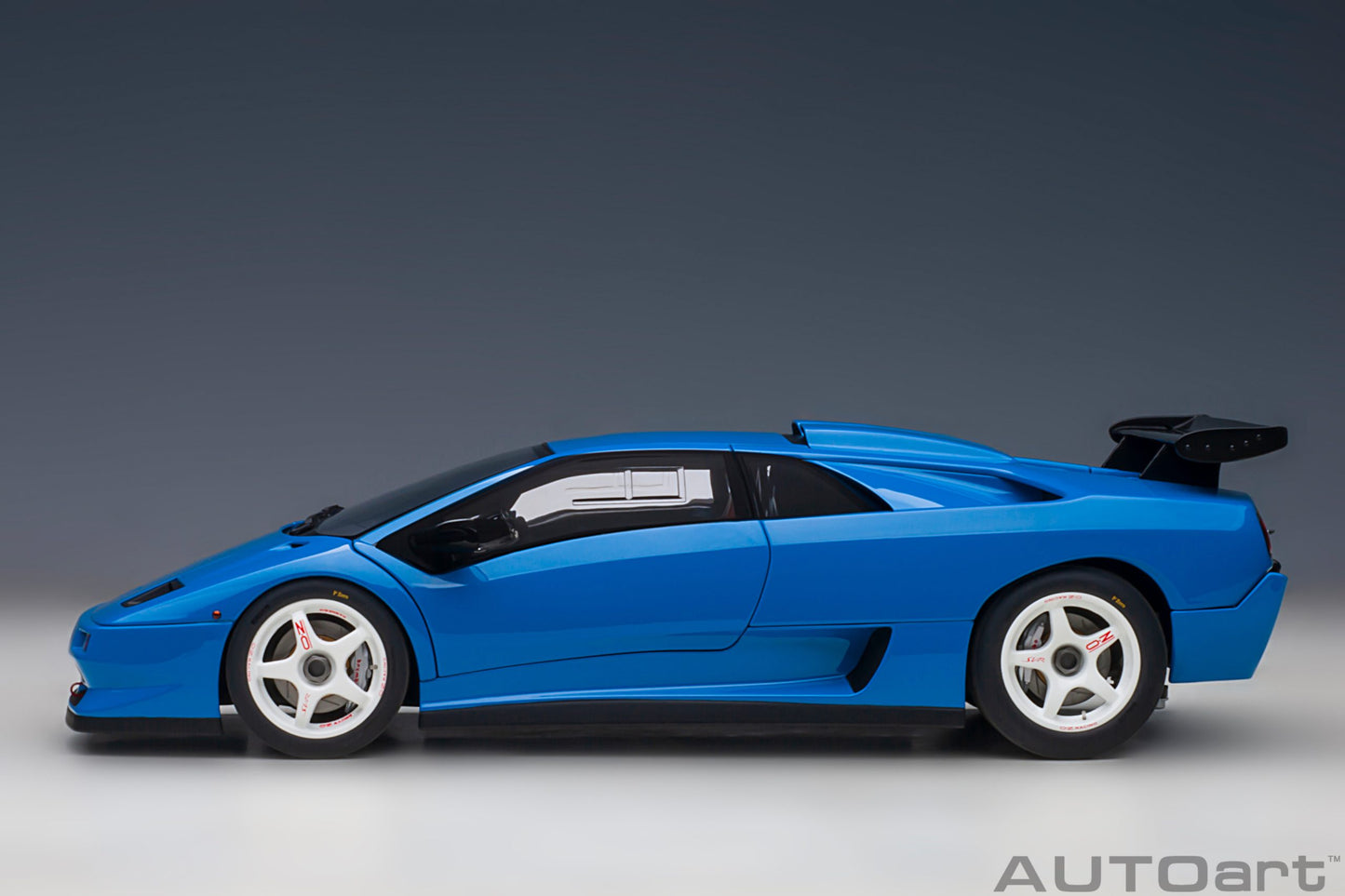 Macheta auto Lamborghini Diablo SV R (1996) 1:18 AutoArt