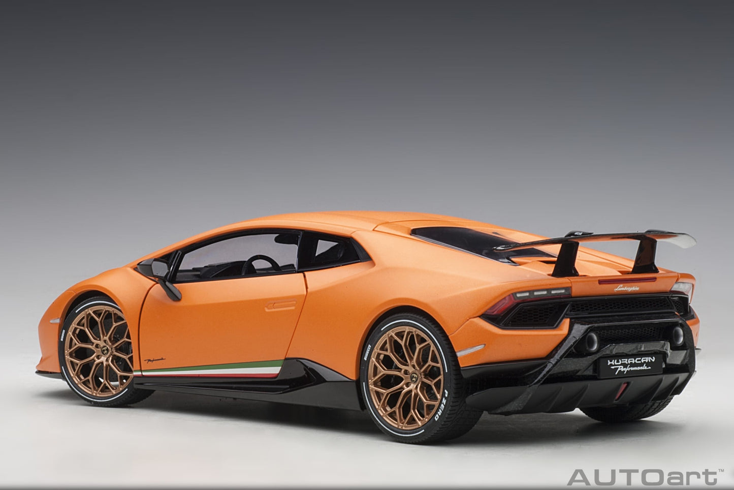 Macheta auto Lamborghini Huracan Performante (2017) 1:18 AutoArt