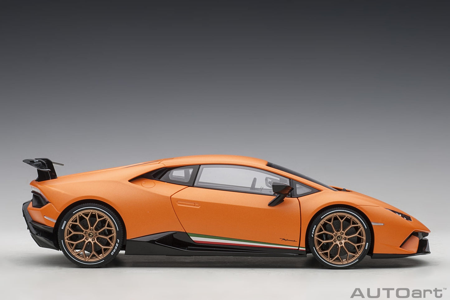 Macheta auto Lamborghini Huracan Performante (2017) 1:18 AutoArt