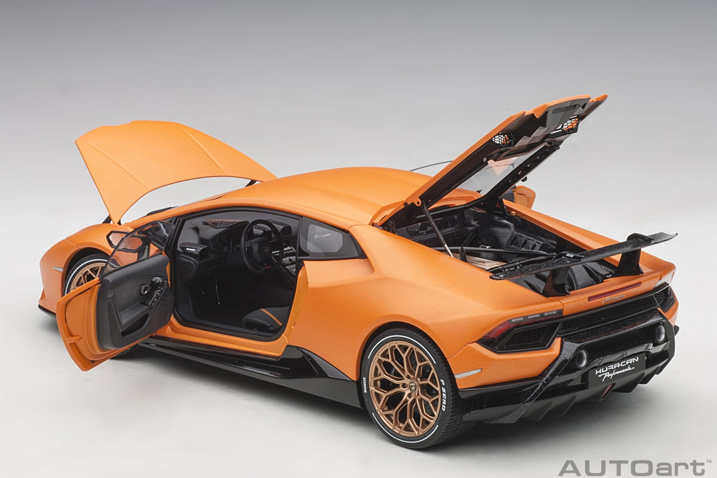 Macheta auto Lamborghini Huracan Performante (2017) 1:18 AutoArt