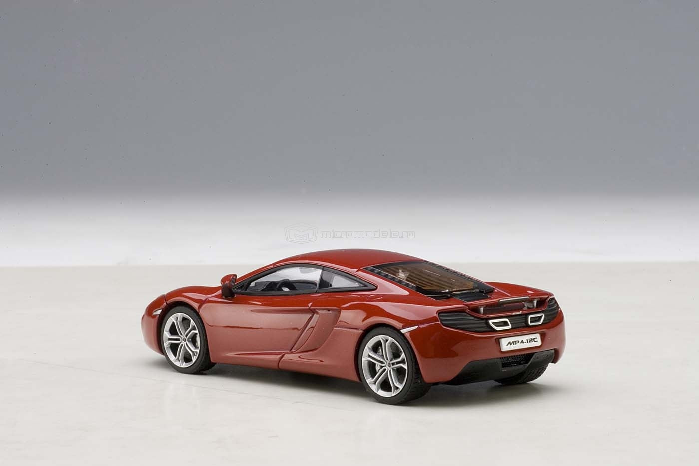 Macheta auto McLaren MP4-12C Rosu (2011) 1:43 AutoArt