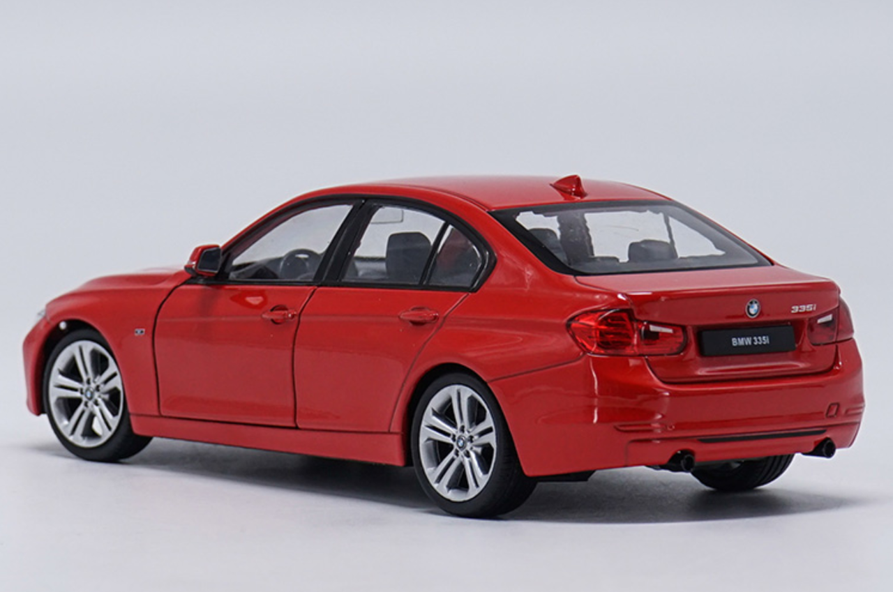 Macheta auto BMW 335i F30 (2012) 1:24 Welly