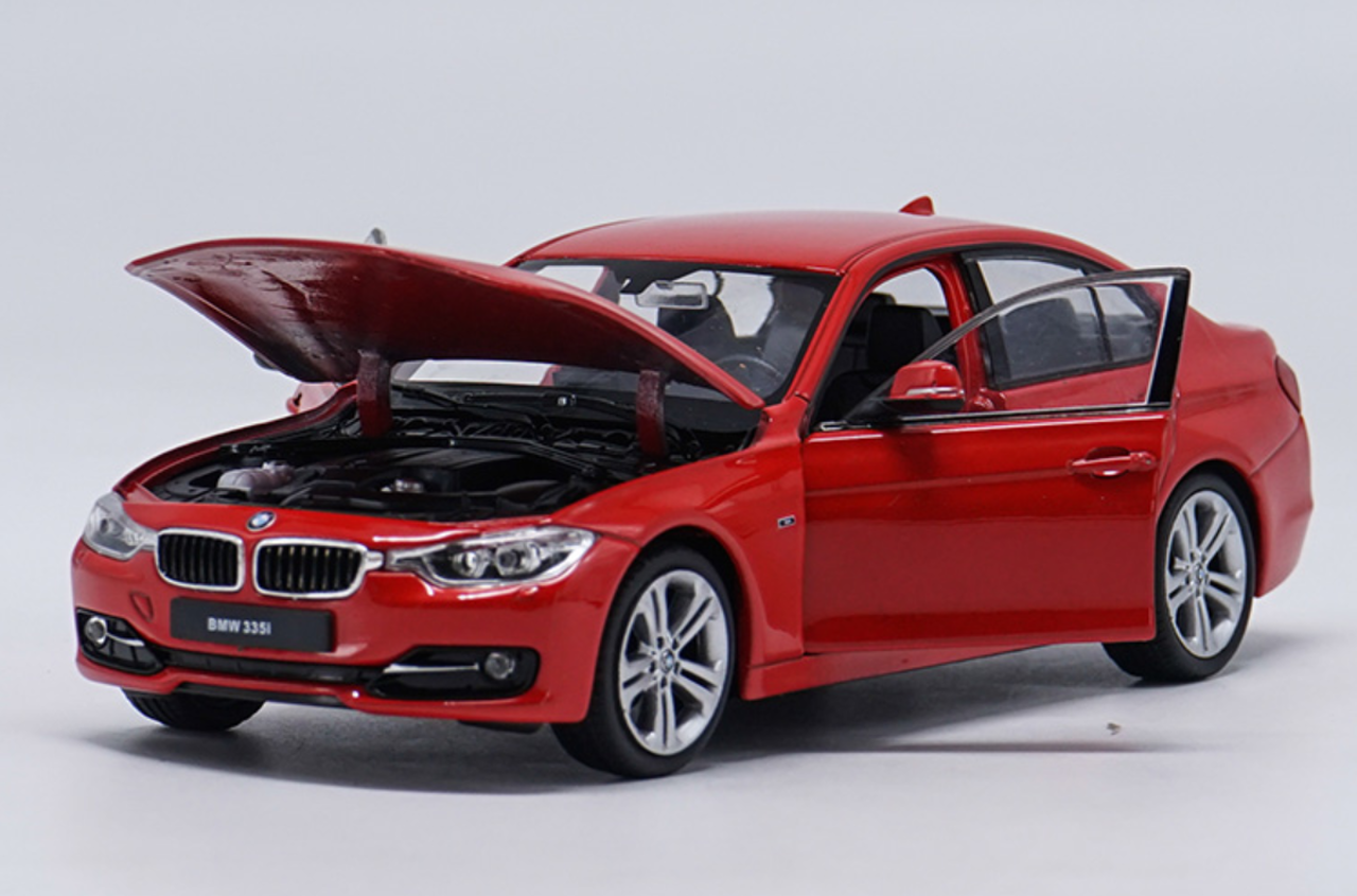 Macheta auto BMW 335i F30 (2012) 1:24 Welly