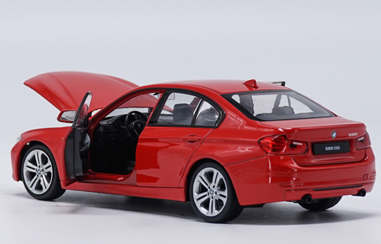 Macheta auto BMW 335i F30 (2012) 1:24 Welly