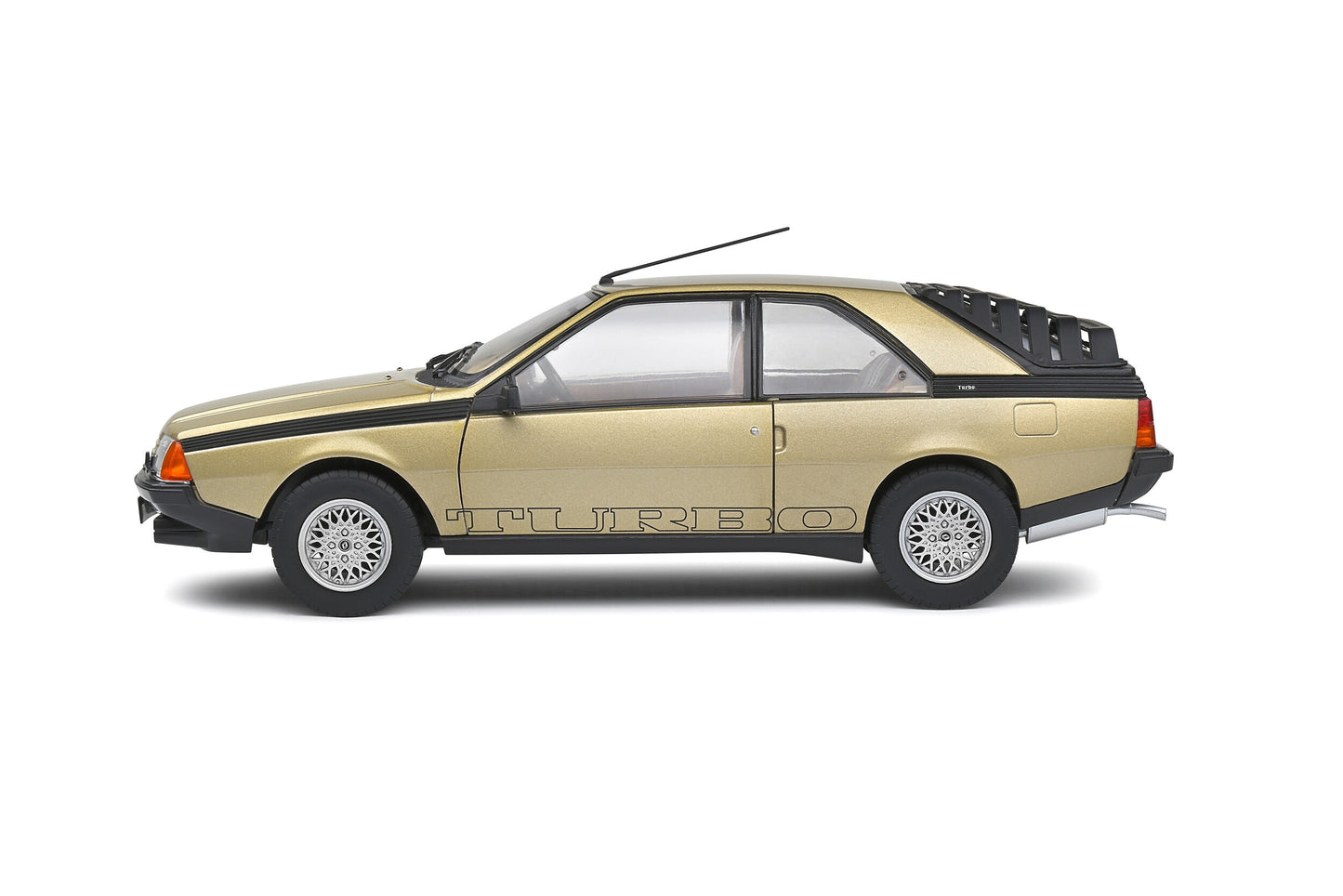 Macheta auto Renault Fuego Turbo Sepia (1980) 1:18 Solido