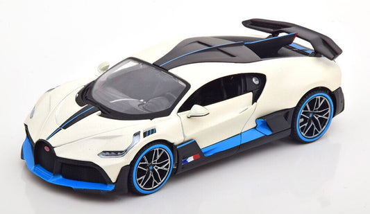 Macheta auto Bugatti Divo (2018) 1:24 Maisto