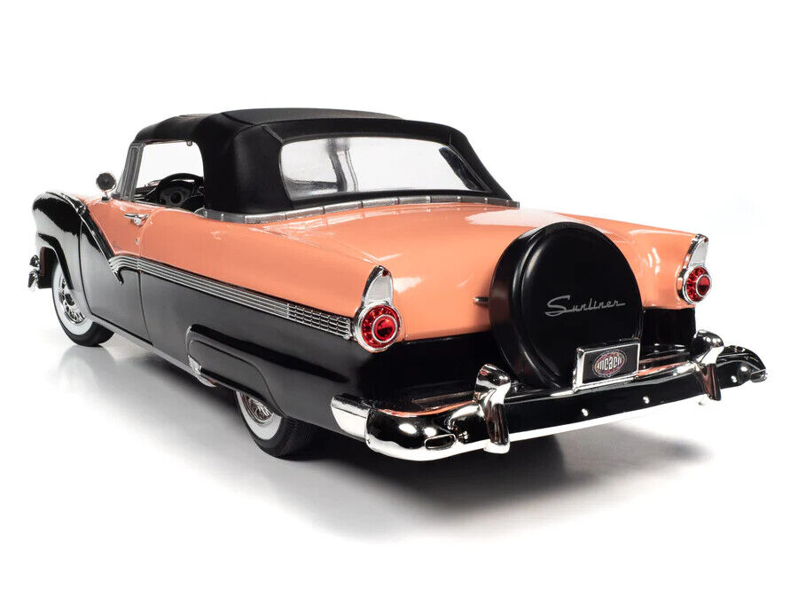 Macheta auto Ford Fairlane Sunliner (MCACN) (1956) 1:18 AutoWorld