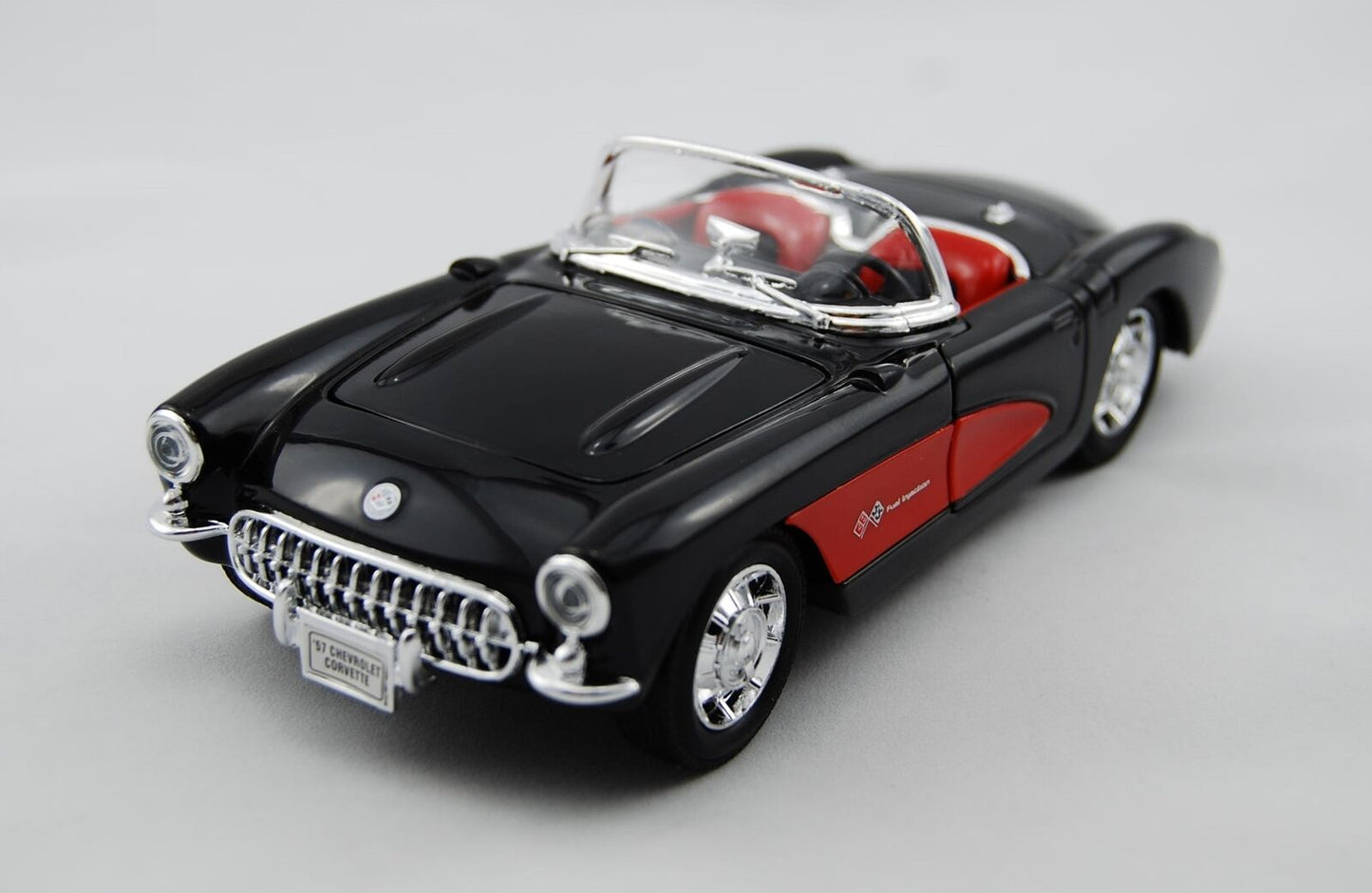 Macheta auto Chevrolet Corvette (1957) 1:24 Welly