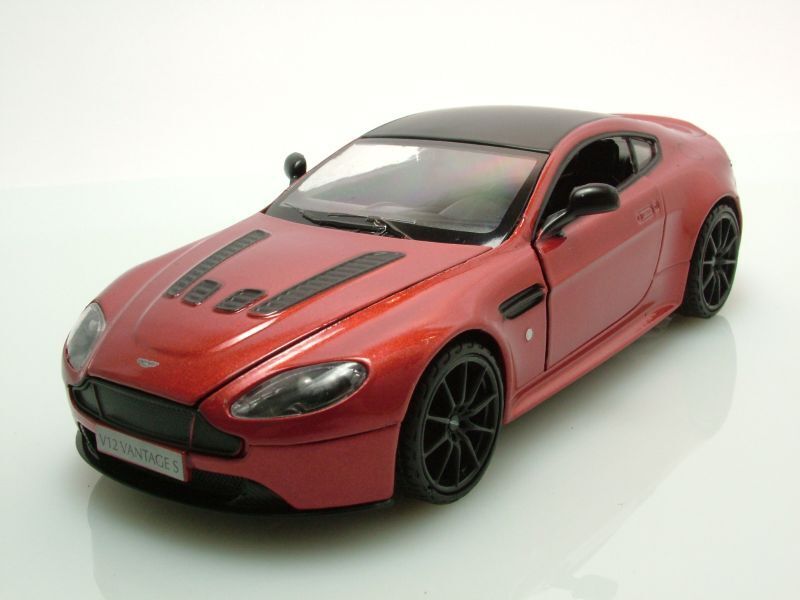 Macheta auto Aston Martin V12 Vantage S (2013) 1:24 MotorMax