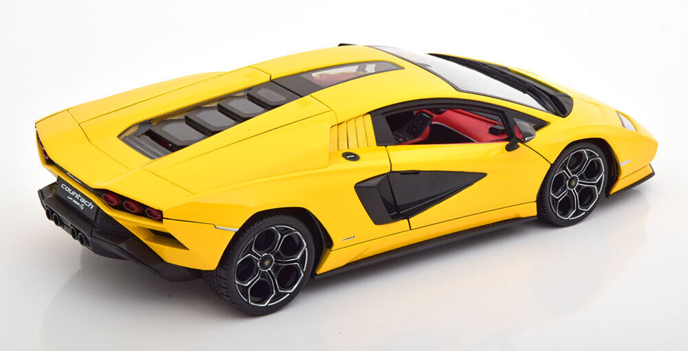 Macheta auto Lamborghini Countach LPI 800-4 (2021) 1:18 Maisto