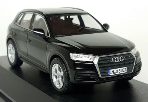 Macheta auto Audi Q5 (2017) 1:43 Spark
